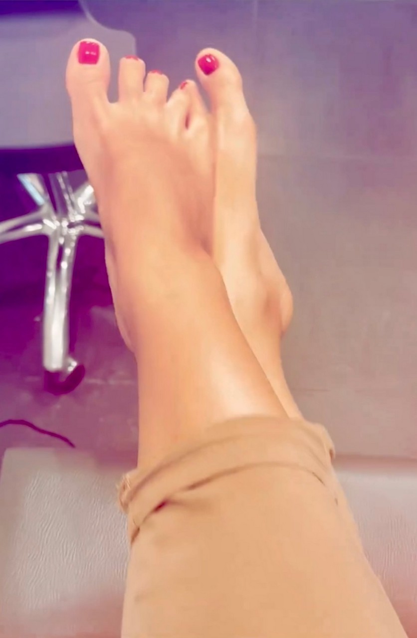 Anna Gzyra Feet